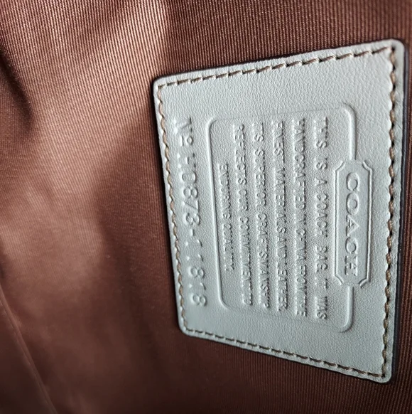 Coach Signature hand Bag - Picture 7 of 9